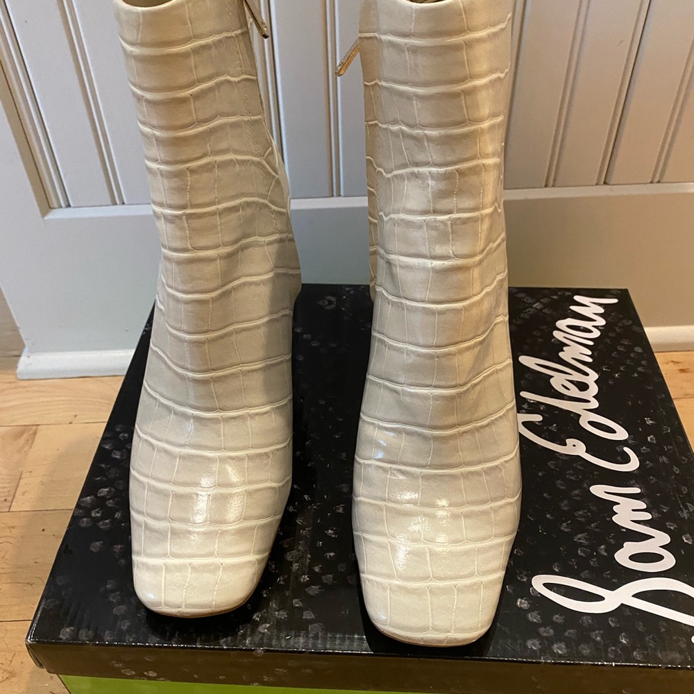 Sam Edelman leather ankle boot.